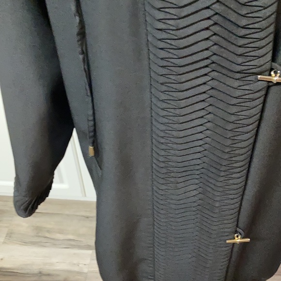 silky black jacket - Picture 4 of 4